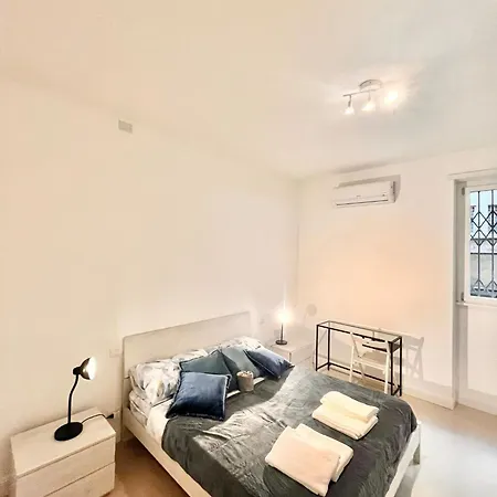 Double With Private Bathroom In Shared Alloggio in famiglia
