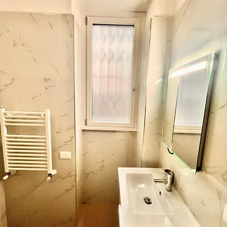 Alloggio in famiglia Double With Private Bathroom In Shared