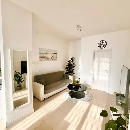 Double With Private Bathroom In Shared