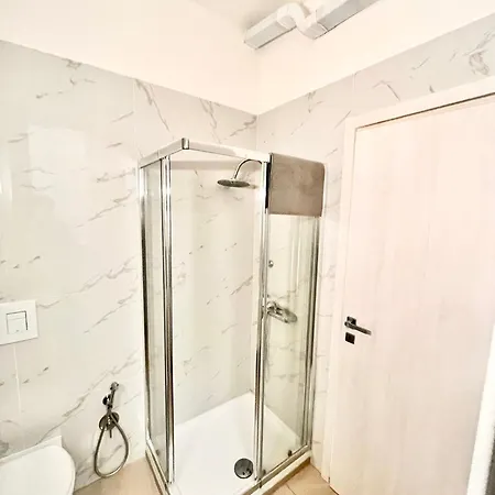Double With Private Bathroom In Shared *